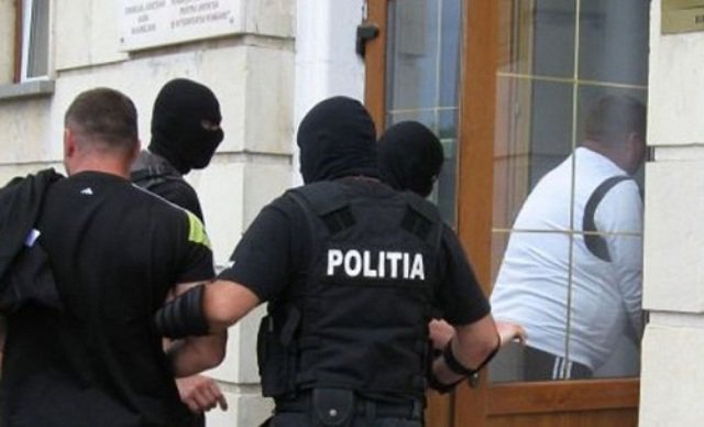 Un bărbat urmărit internaţional pentru jafuri de 1,5 milioane de euro a fost prins la Suceava