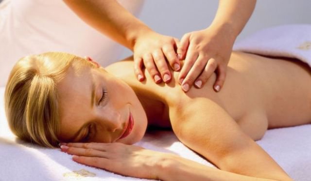 Beneficiile masajului terapeutic în durerile articulare