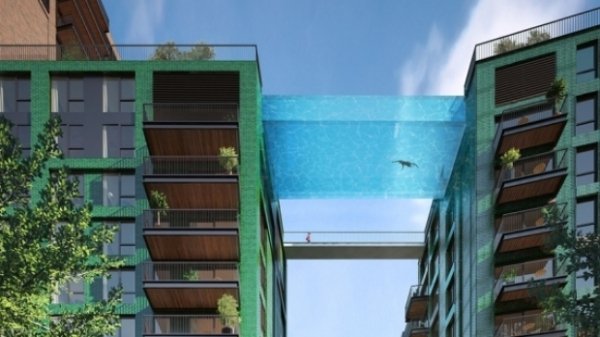 Proiect îndrăzneț: Piscină construită la înălțime, între două blocuri la etajul 10