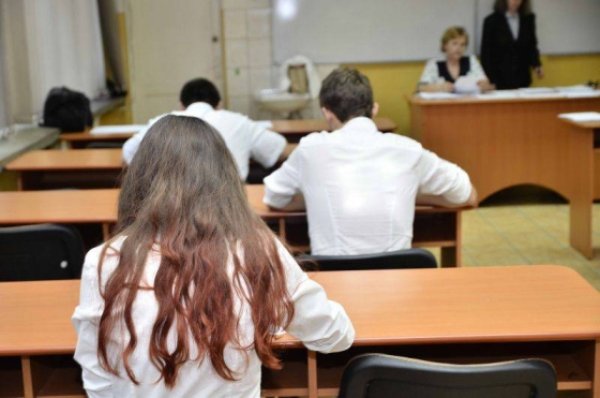 BAC 2015: Absolvenţii de liceu susţin, începând de astăzi, probele scrise din sesiunea a doua