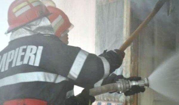 Tone de furaje distruse intenționat într-un incendiu din comuna Vorniceni