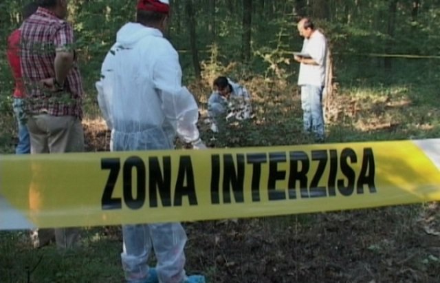 Descoperire macabră în Văculești: Un cadavru în stare de putrefacţie a fost găsit într-o livadă