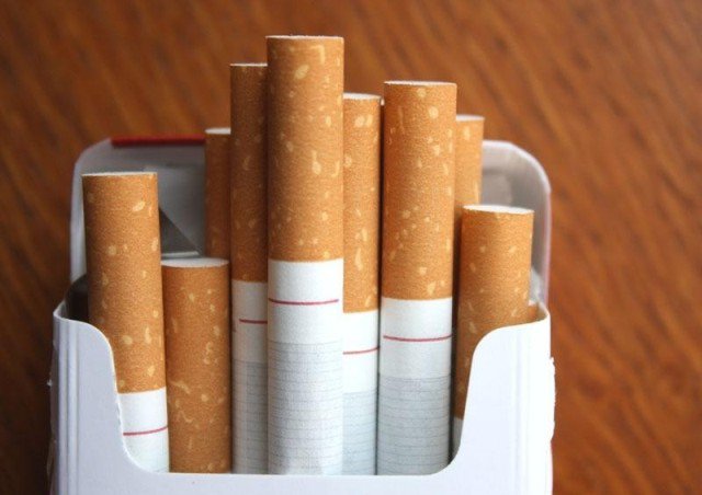 Veste rea pentru toţi fumătorii: Se scumpesc ţigările, inclusiv cele electronice