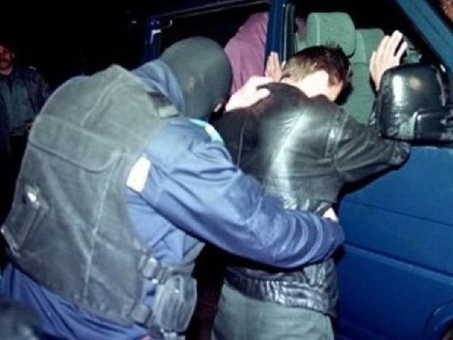 Pumni, picioare și sticle în cap! Jandarmii au intervenit într-un bar din Botoșani pentru a „liniști” patru scandalagii