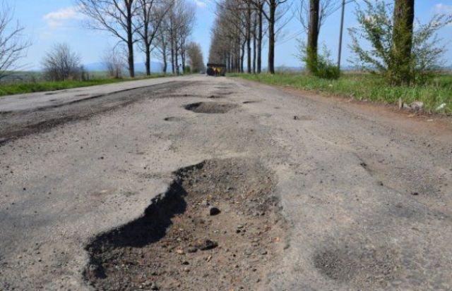 Vin bani în Botoșani pentru repararea unor drumuri județene și comunale! Despre ce sumă este vorba?
