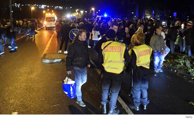 Alertă teroristă în Germania! Un stadion şi o sală de concerte, evacuate. Maşină-capcană, la stadion