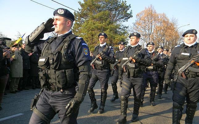 Jandarmii alături de cetăţeni de 1 Decembrie: „Ziua Naţională a României”