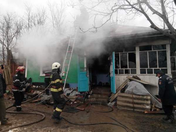 Focul a mai făcut o victimă în această dimineață: O femeie a ars în propria casă!