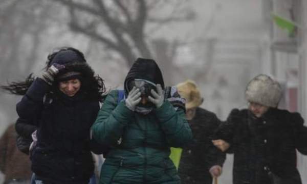 Lapoviţa şi ninsoarea revin în România. Detalii despre zonele afectate de vremea rea