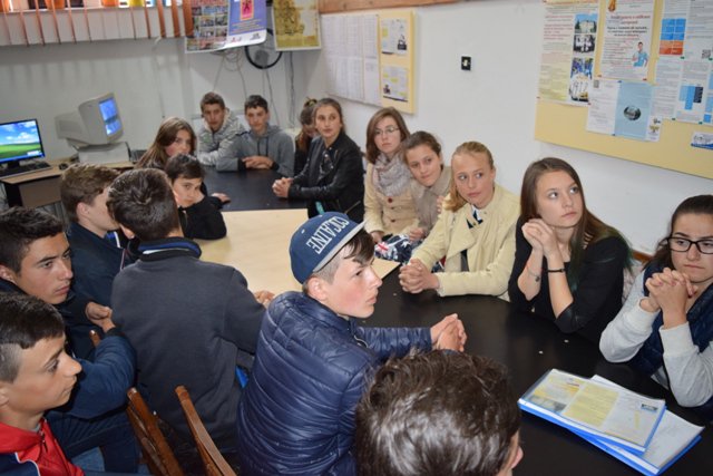 În prag de examene, o „altfel” de consiliere la Centrul de Tineret  Botoșani - FOTO