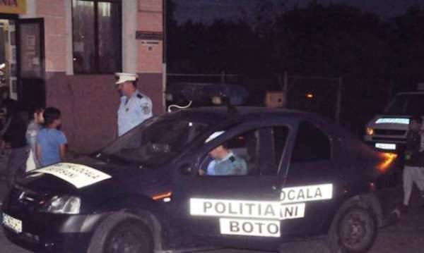 Mașină a Poliției Locale Botoșani implicată într-un accident în zona pietonală. A fost necesară intervenția forțelor de ordine