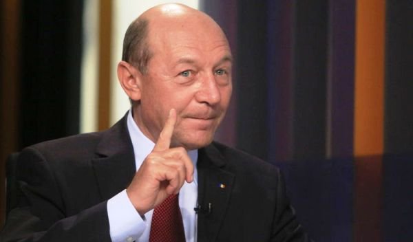 Liderii PMP, liber la negocieri cu PSD. Băsescu: Nu rămânem să privim la lună