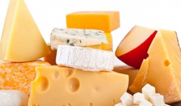 Brânzeturile din comerţ ne pot afecta serios sănătatea. Specialiştii recomandă citirea etichetelor