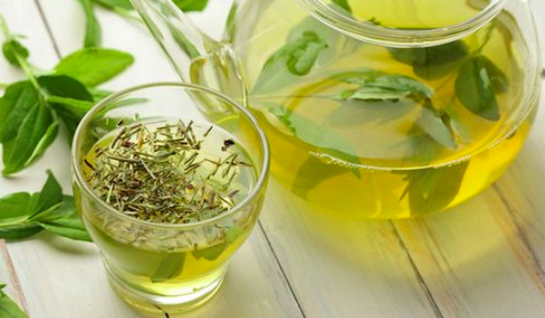 Cum se bea corect ceaiul verde pentru a beneficia de proprietățile sale terapeutice