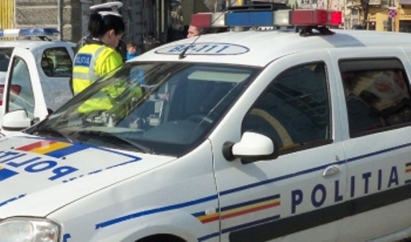 Minori bănuiţi de distrugerea unor autoturisme sancționați de polițiști