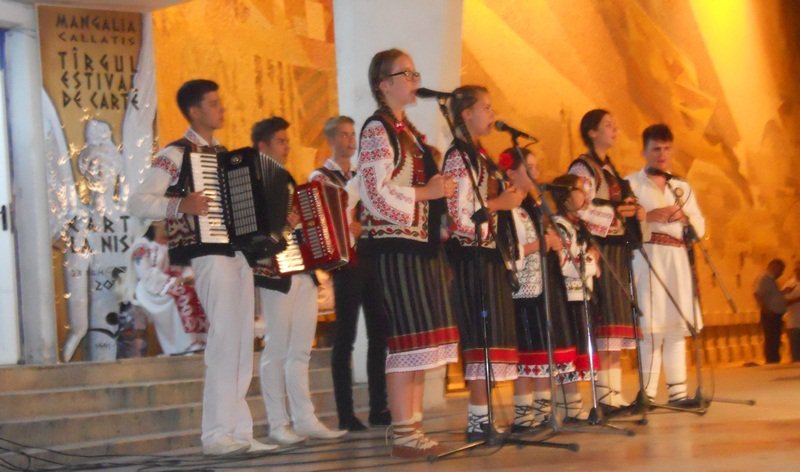 Premii importante obținute de zece tineri talentați din județul Botoșani, la Festivalul „Dobroge, Vatră de Folclor” - FOTO