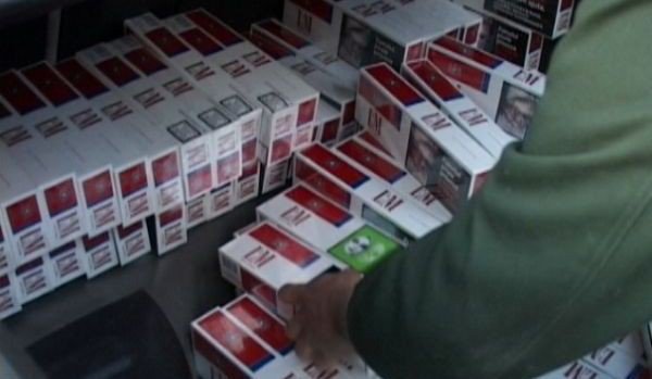 Autoturism plin cu țigări de contrabandă depistat la Săveni