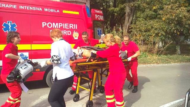 Accident groaznic! Bărbat ajuns în stare gravă la spital după ce un cal i-a smuls braţul - FOTO