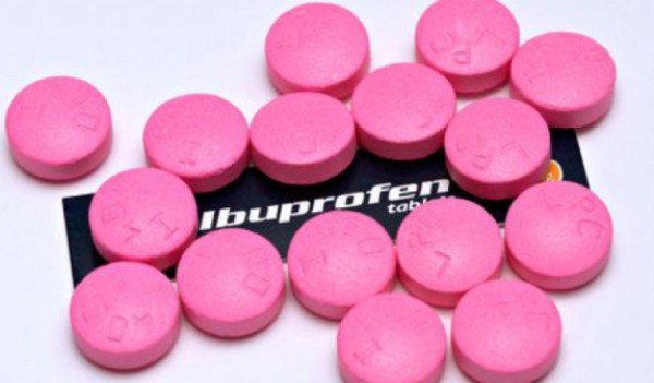 Doctorii recomandă persoanelor care au trecut de 40 să nu mai ia Ibuprofen