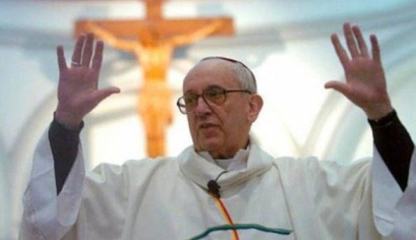 Decizie istorică a Bisericii Catolice. Papa le dă preoţilor permisiunea de a ierta un păcat grav