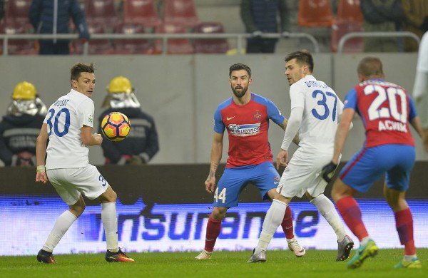 FC Botoșani - Gaz Metan 0-0. Meci nebun cu 4 eliminări şi două bare