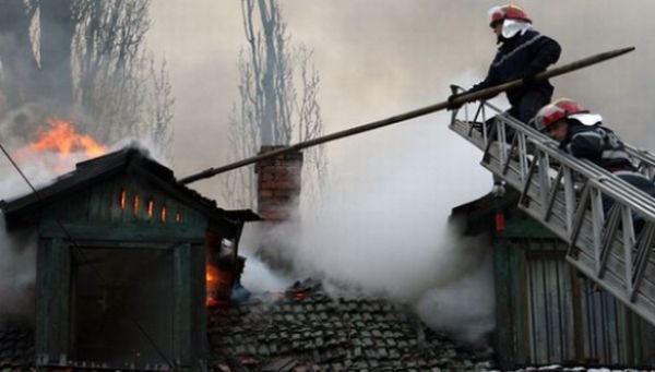 Nouă incendii în două zile - 75 de intervenţii ale pompierilor botoşăneni în ultimele 48 de ore