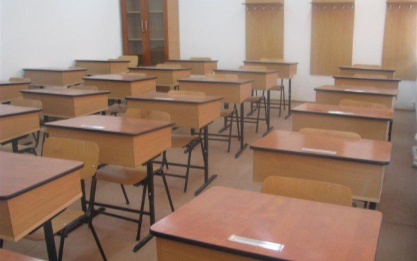 Școlile rămân închise! Elevii din județul Botoșani nu merg la cursuri luni și marți