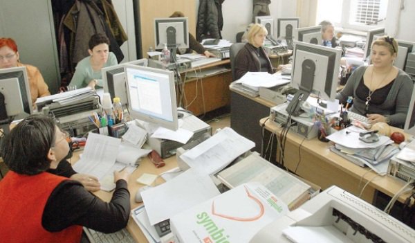 Lovitură pentru milioane de salariați din România. Anunțul oficial al guvernului lovește în plin