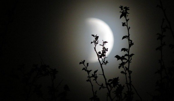 Eclipsă de lună, pe 11 februarie. Cum ne influenţează acest eveniment astronomic