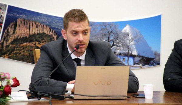 Consultare publică la Botoșani pentru programul start-up și legea prevenției cu secretarul de stat din Ministerul pentru mediul de afaceri, Harry Ilan Laufer