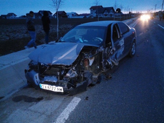 Cinci dintr-o lovitură. Un șofer începător a făcut prăpăd într-o parcare de pe drumul Botoșani – Suceava! 
