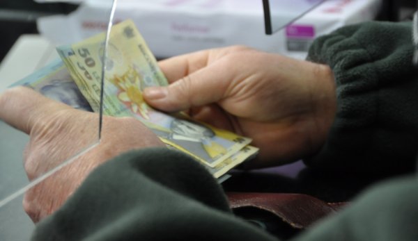Românii îşi pot cumpăra vechime în muncă până pe 27 aprilie