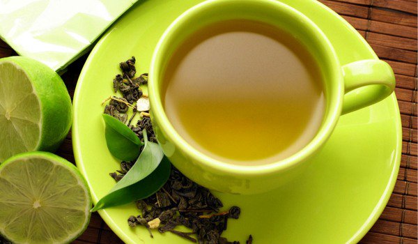 Ceaiul verde contribuie la sănătatea gingiilor