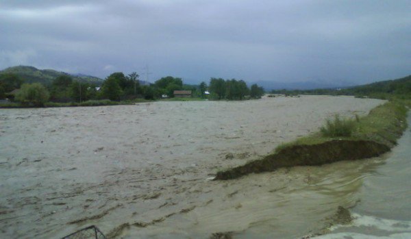 ALERTĂ! Cota de inundaţie pe Prut a fost depăşită la Oroftiana!