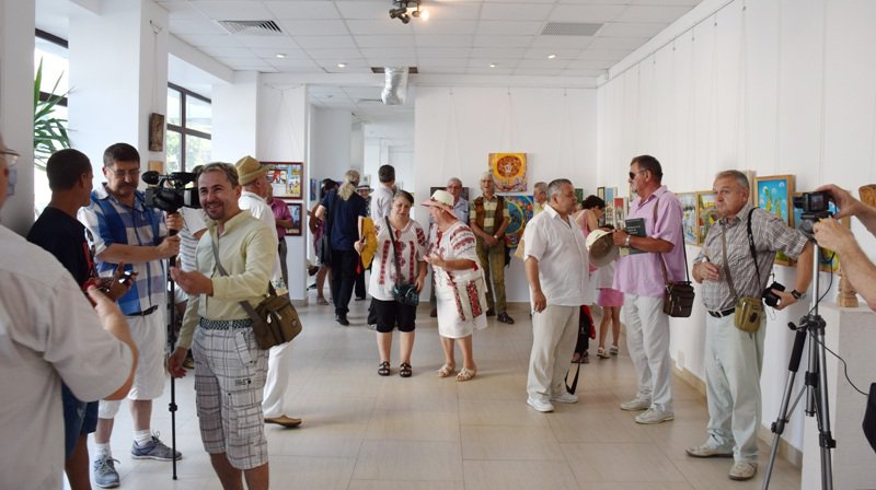 Vernisajul Salonului Naţional de Artă Naivă „Gheorghe Sturza”, la Galeriile de Artă „Ştefan Luchian” din Botoşani