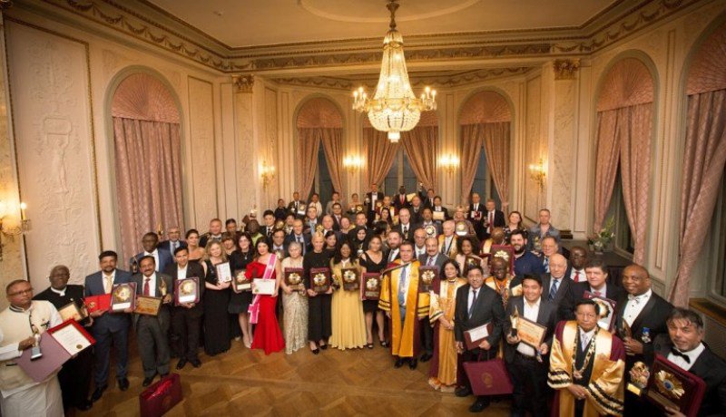 Moment de bilanţ cu sute de premii şi un „Oscar” managerial la Colegiul „A.T. Laurian” - FOTO