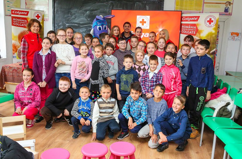130 copii din Bucecea s-au bucurat de consultații stomatologice gratuite prin Programul Zâmbete Colgate - FOTO