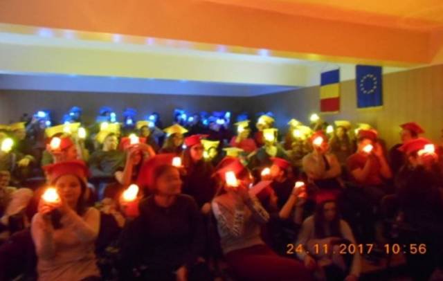 Ziua României sărbătorită în avans la Colegiul Național „Mihai Eminescu” Botoșani în toci tricolore