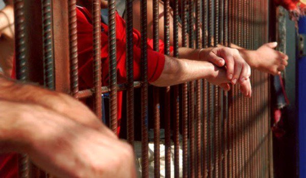 Încarceraţi la Penitenciarul Botoşani: Mandate puse în aplicare de către polițiștii botoșăneni