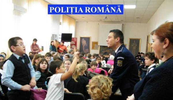 Trei unități de învățământ din județul Botoșani vizitate de polițiști