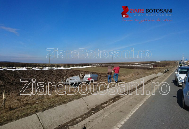 Accident! Mașină cu cinci persoane răsturnată pe drumul Botoșani – Suceava - FOTO