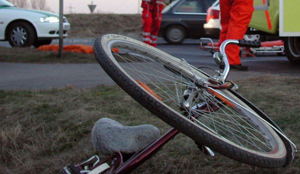ACCIDENT – Biciclist în stare de ebrietate lovit de o mașină