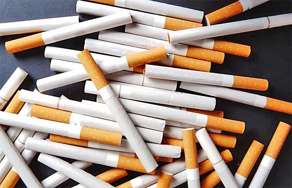 Peste 200 de pachete de țigări de contrabandă confiscate de poliţişti