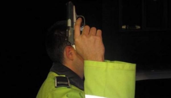 Scandal aplanat cu foc de armă lângă o discotecă din județul Botoșani