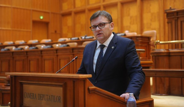 COMUNICAT: Președintele Comisiei pentru Buget din Camera Deputaților, Marius Budăi: „În primele 4 luni ale anului, investițiile publice au depășit pragul de 1 miliard de euro”