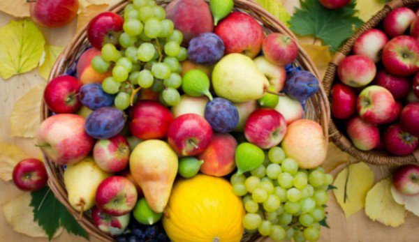 Cum mâncăm corect fructele
