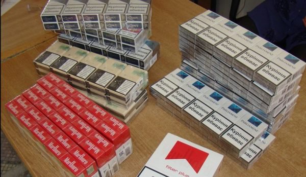 Ţigări de contrabandă confiscate de poliţiştii de la Investigarea Criminalităţii Economice Botoșani