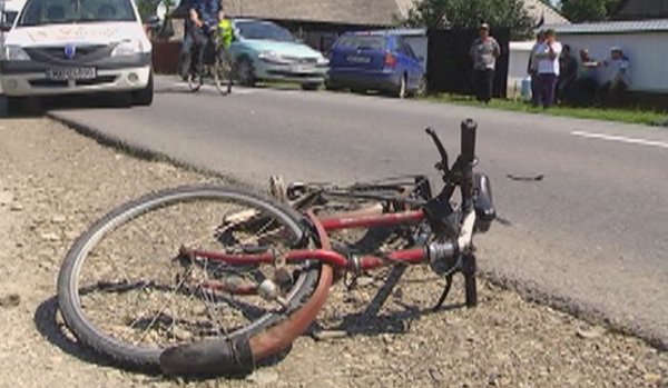 Tamponare… între bicicliști. Un bărbat a fost rănit în urma unui accident stupid produs la Pomârla