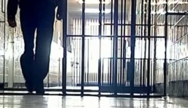 Un român s-a spânzurat într-o închisoare din Italia. Omul a fost arestat pentru că și-a bătut nevasta și copilul