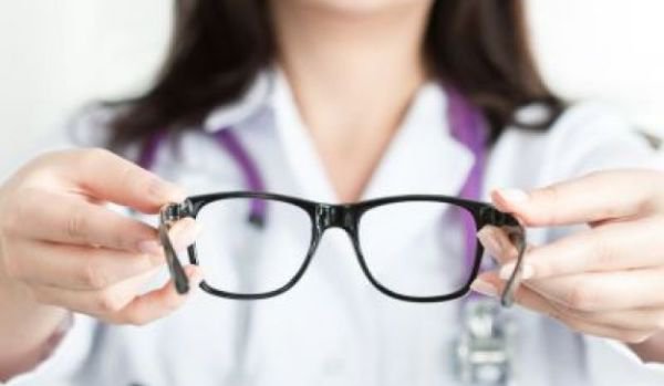Ce trebuie să știi înainte de a-ți comanda ochelarii